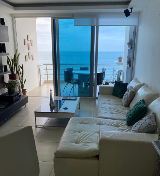 Hermoso y cómodo departamento en primera línea al mar