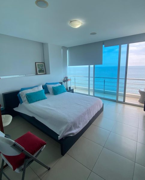 Hermoso y cómodo departamento en primera línea al mar