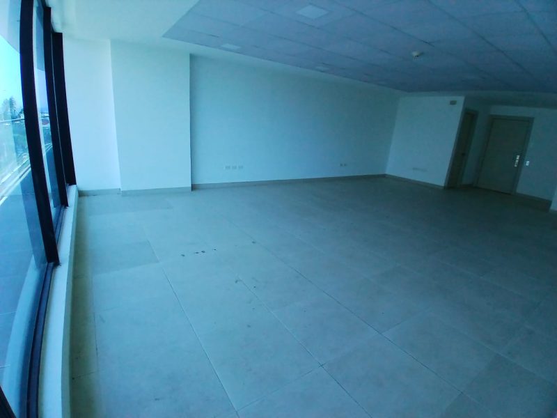 Oficina en Edificio Business Center